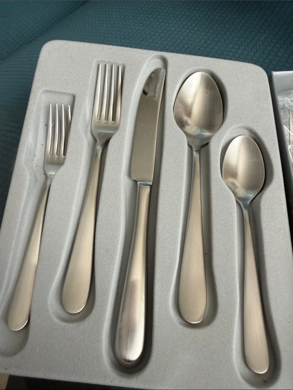 Crate&Barrel Willow Flatware Set in Silver Stainless Finish-18 pieces